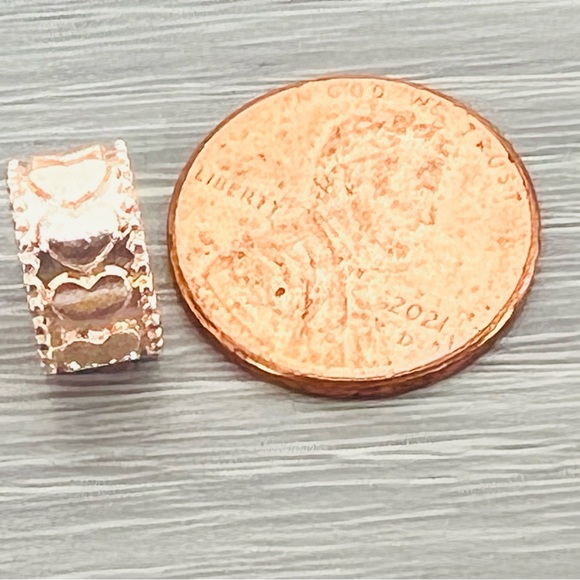 Rose Gold plated HEART Design Bracelet charm - Picture 5 of 5